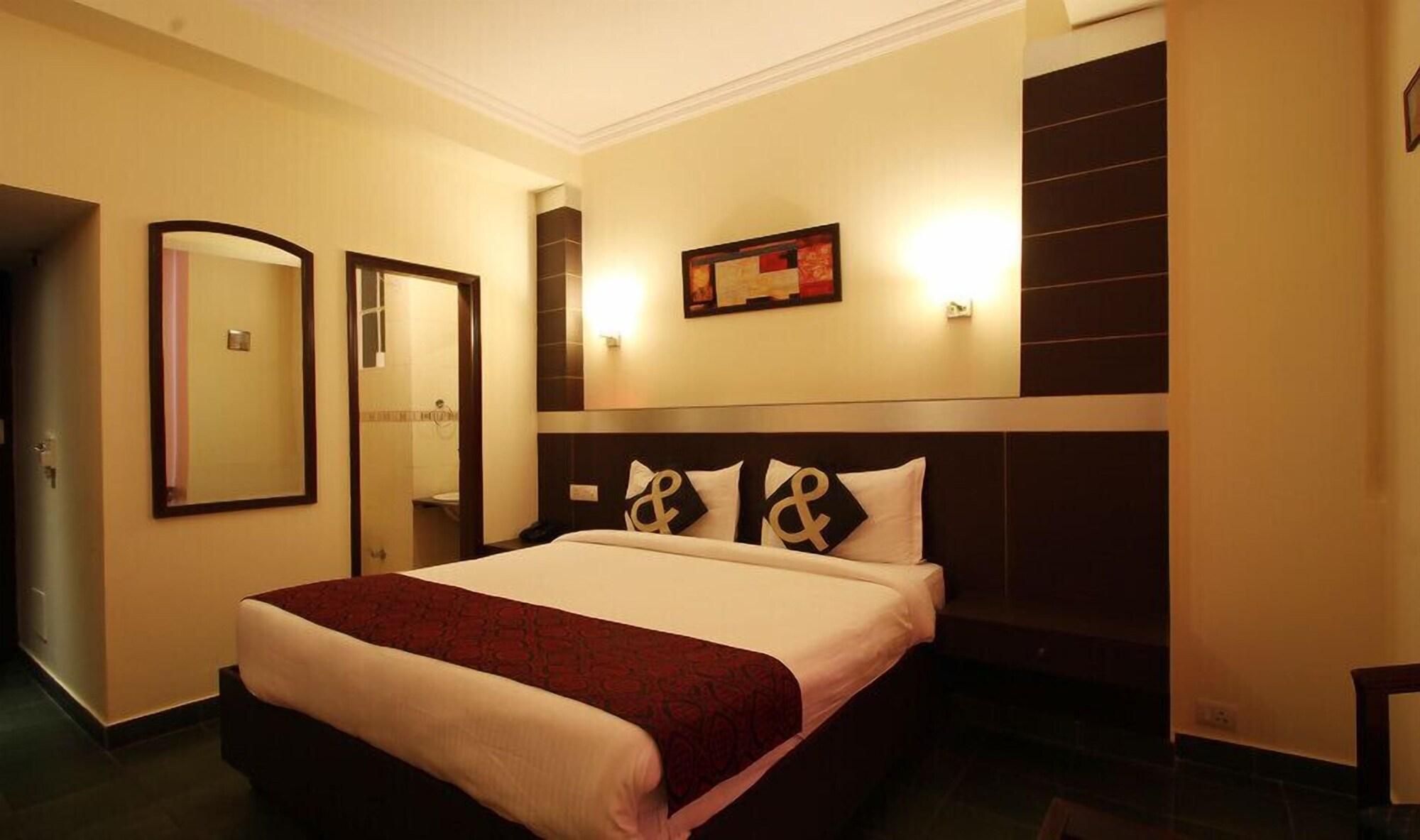 The Crest Inn Delhi  Exterior photo