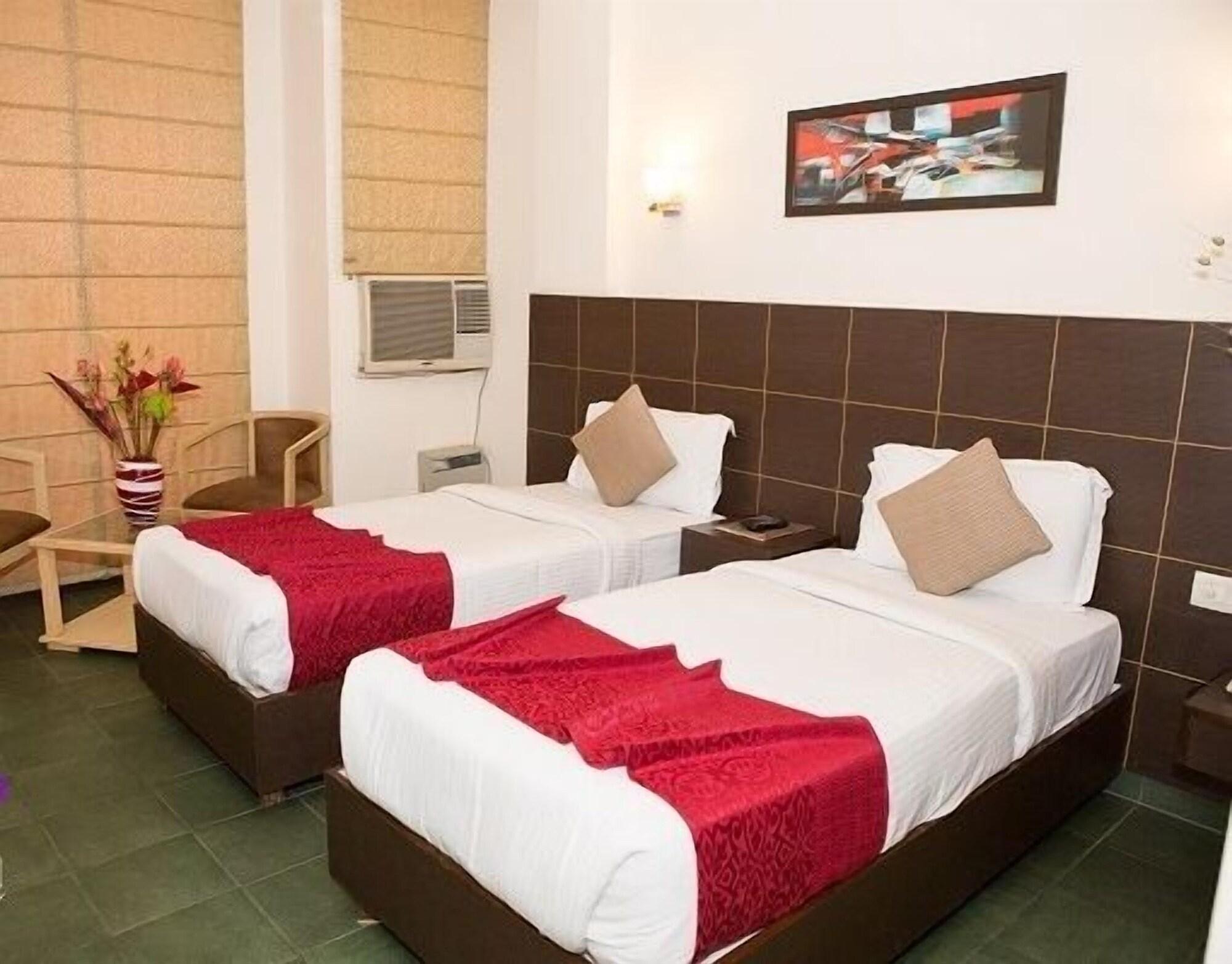 The Crest Inn Delhi  Exterior photo